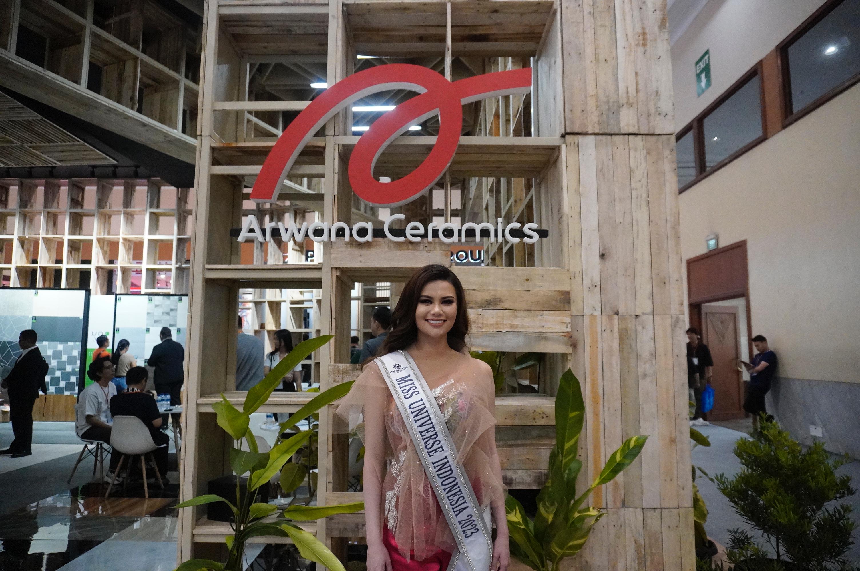 2023 Miss Universe Indonesia, Ms. Fabienne Nicole Groeneveld, with Arwana Ceramics at 2024 KERAMIKA exhibition