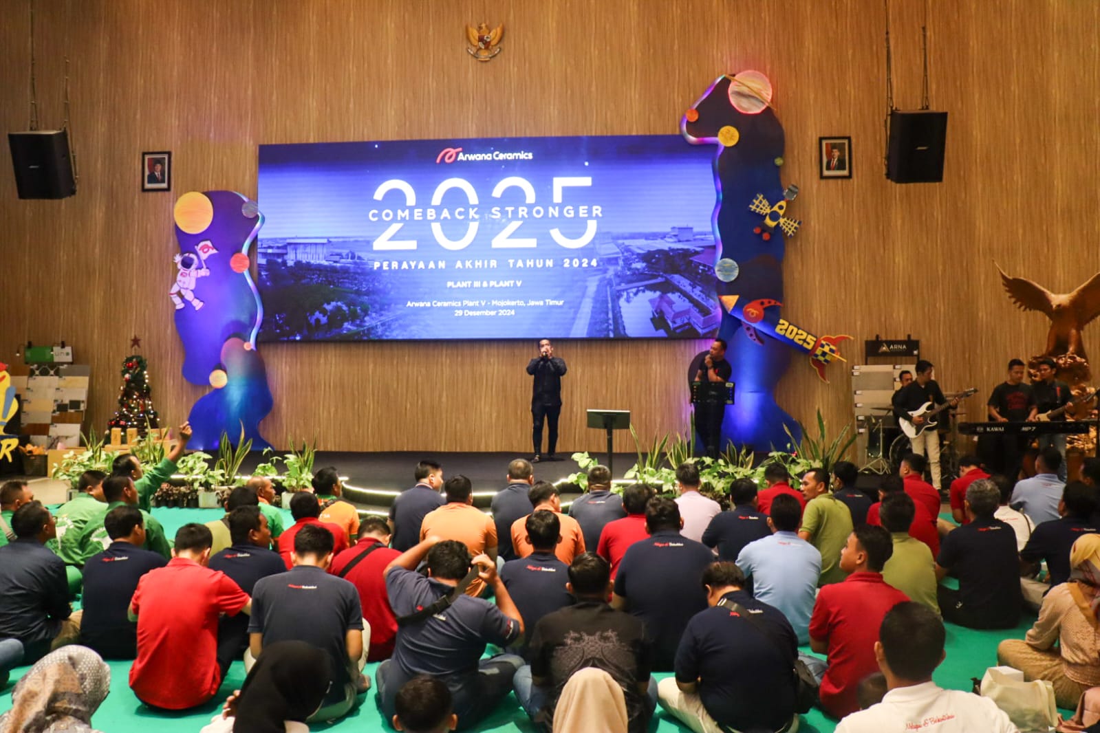 Presidential Chief of Staff Anto Mukti Putranto inaugurates Arwana Ceramics Head Office, and New Year celebrations take place at various company locations