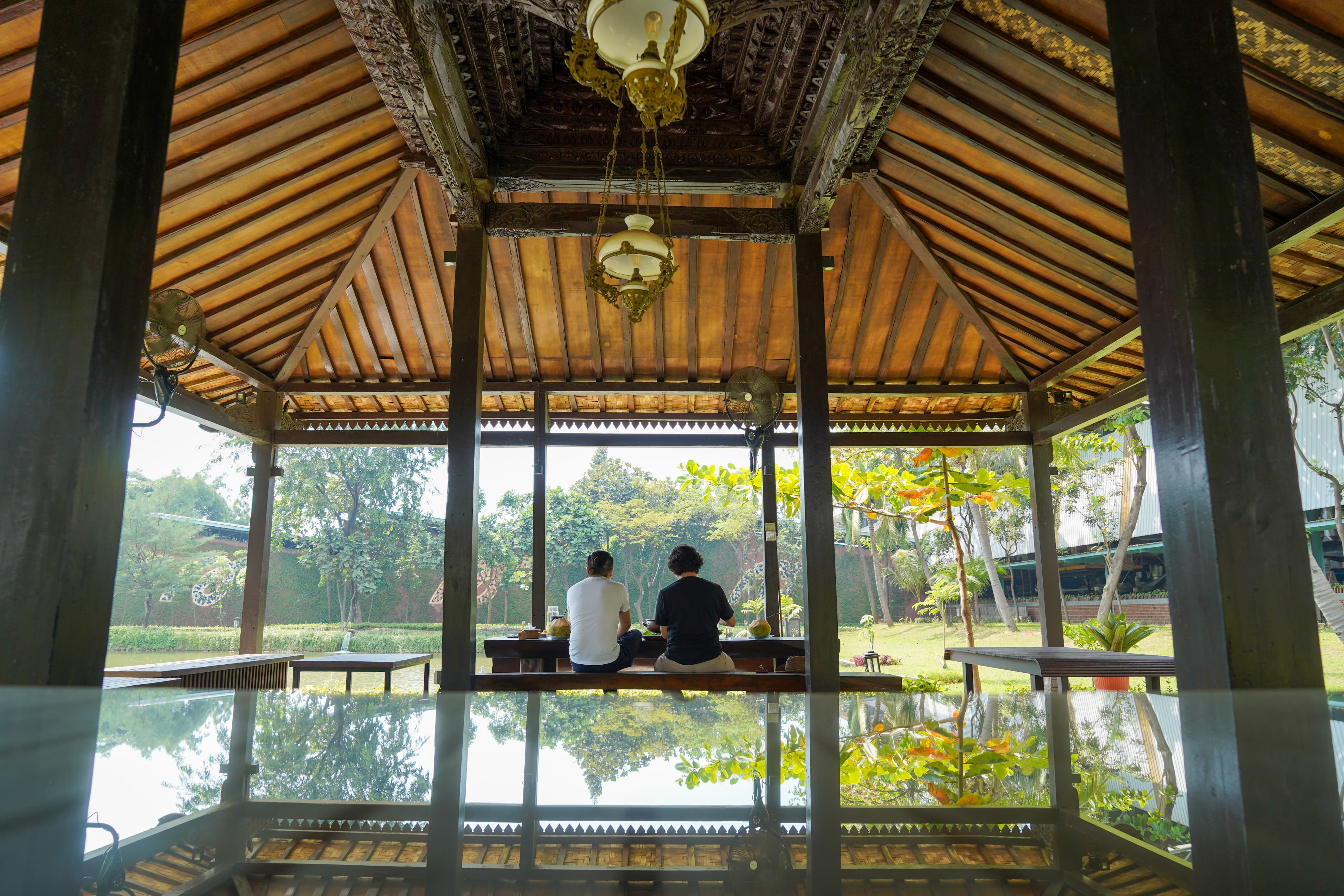 Renowned Chef Andrea Peresthu of Javanegra Gourmet visits Plant II